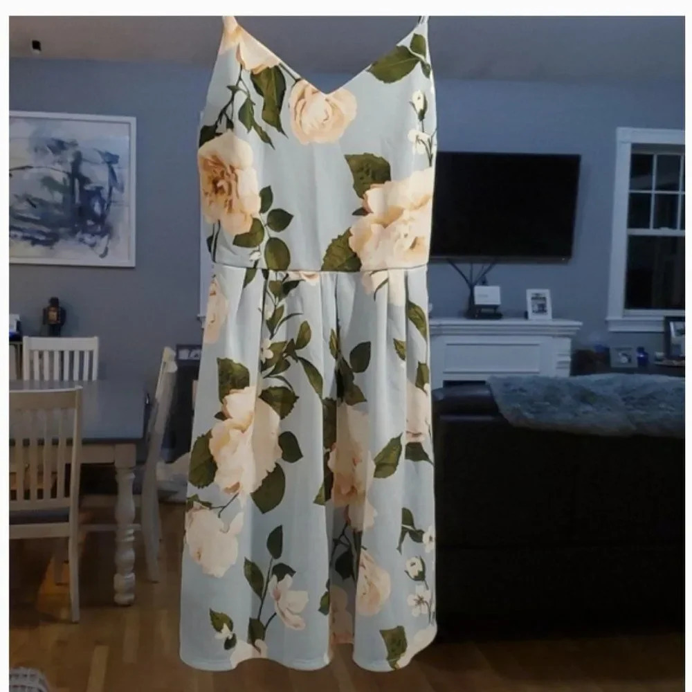 Monteau Fit & Flare V-Neckline dress Size M